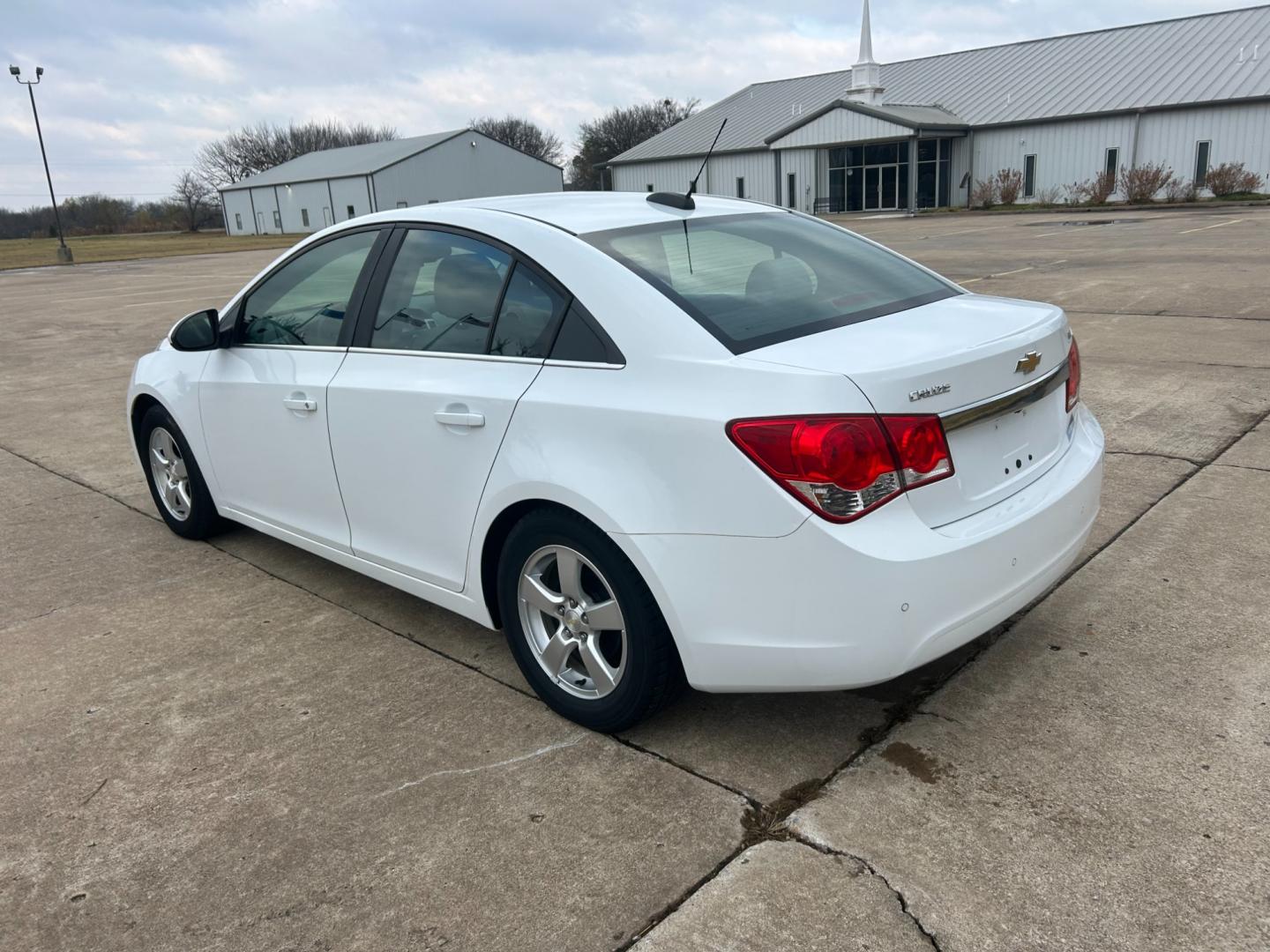 2015 White Chevrolet Cruze (1G1PC5SB2F7) , located at 17760 Hwy 62, Morris, OK, 74445, (918) 733-4887, 35.609104, -95.877060 - 2015 CHEVROLET CRUZE 1LT AUTO BI-FUEL RUNS ON BOTH CNG(COMPRESSED NATURAL GAS) AND GASOLINE. IT FEATURES POWER SEATS, POWER MIRRORS, POWER WINDOWS, POWER LOCKS, AM/FM STEREO, SIRIUS XM, BLUETOOTH, CD PLAYER, HANDS-FREE CALLING, TRACTION CONTROL, CRUISE CONTROL, BACKUP CAMERA, MULTI-FUNCTIONING STEER - Photo#6